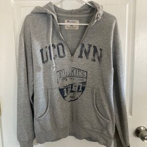worn UConn vintage-style half zip hoodie sweatshirt M